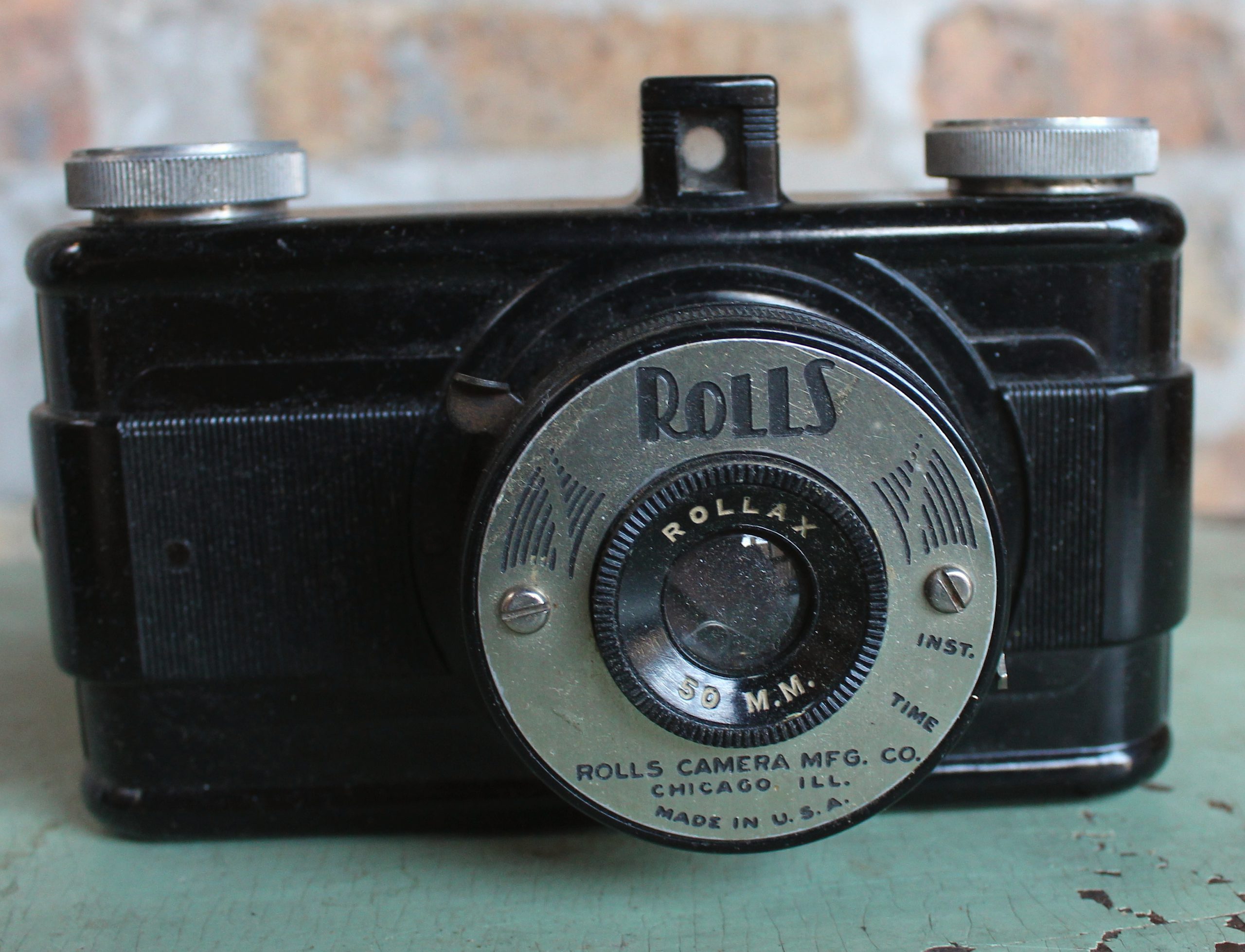 Rolls Miniature Bakelite Camera by Rolls Camera MFG Co., c. 1940