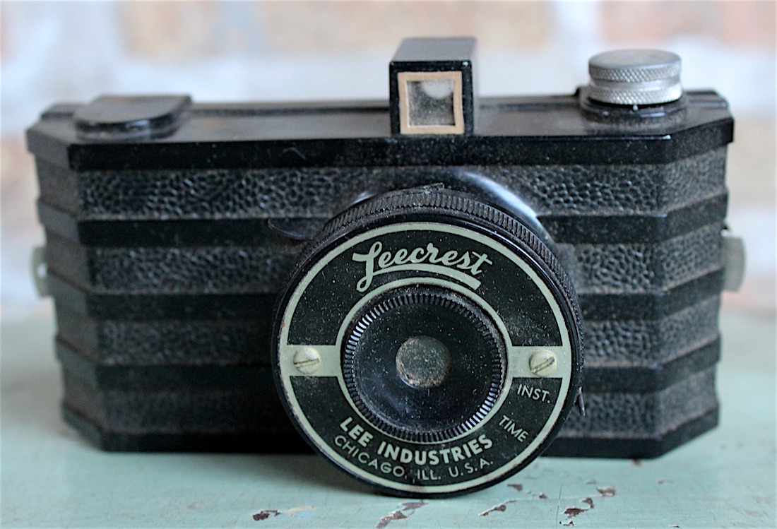 Leecrest Miniature Bakelite Camera by Lee Industries, c. 1946