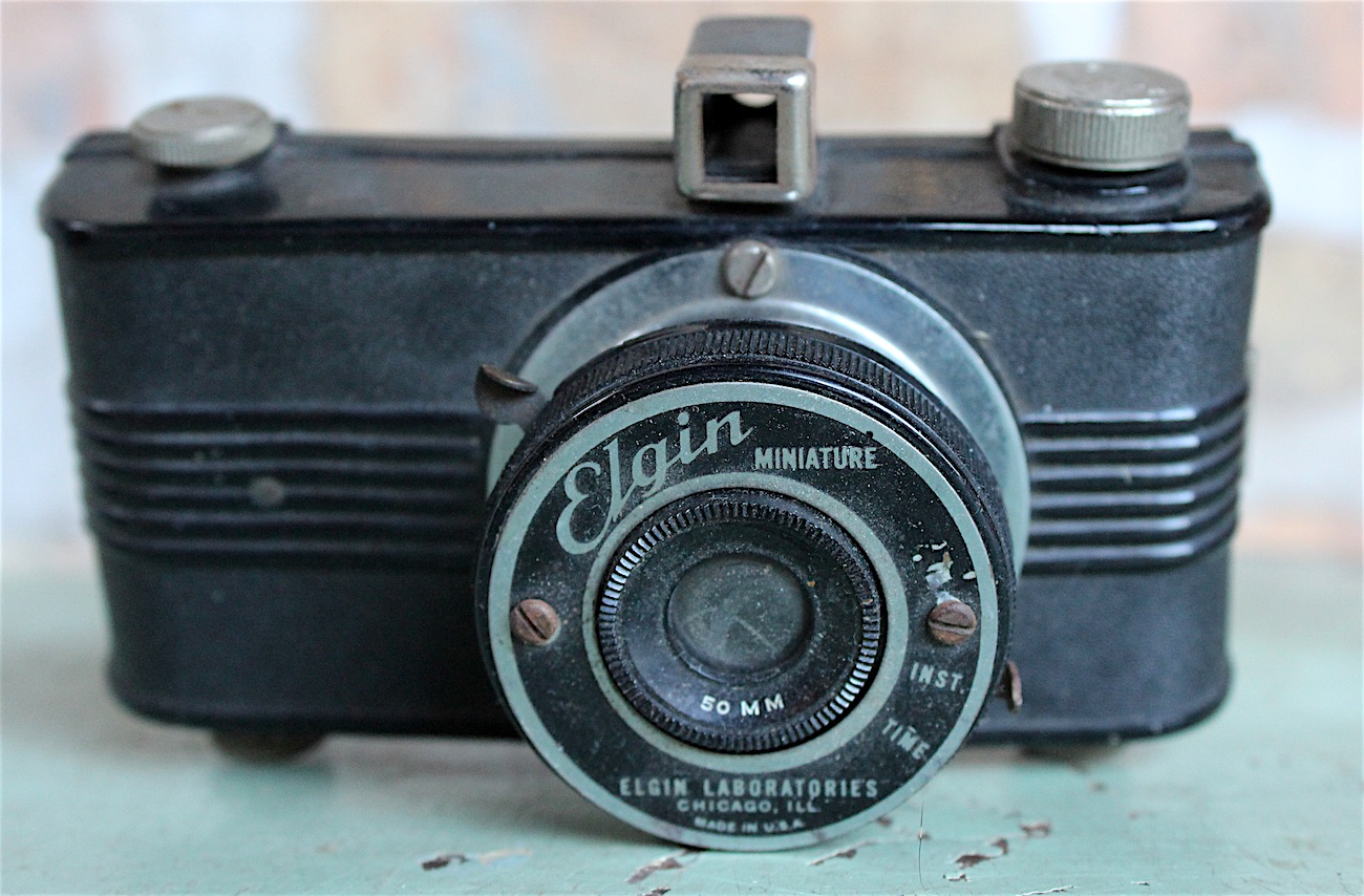 Elgin Miniature Bakelite Camera by Elgin Laboratories, c. 1940