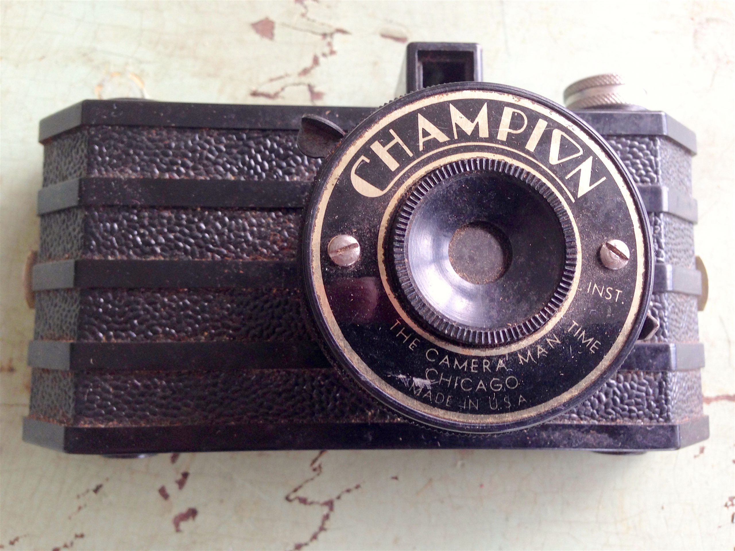 Wafel voor het geval dat ventilatie Champion Miniature Bakelite Camera by The Camera Man, c. 1946 -  Made-in-Chicago Museum