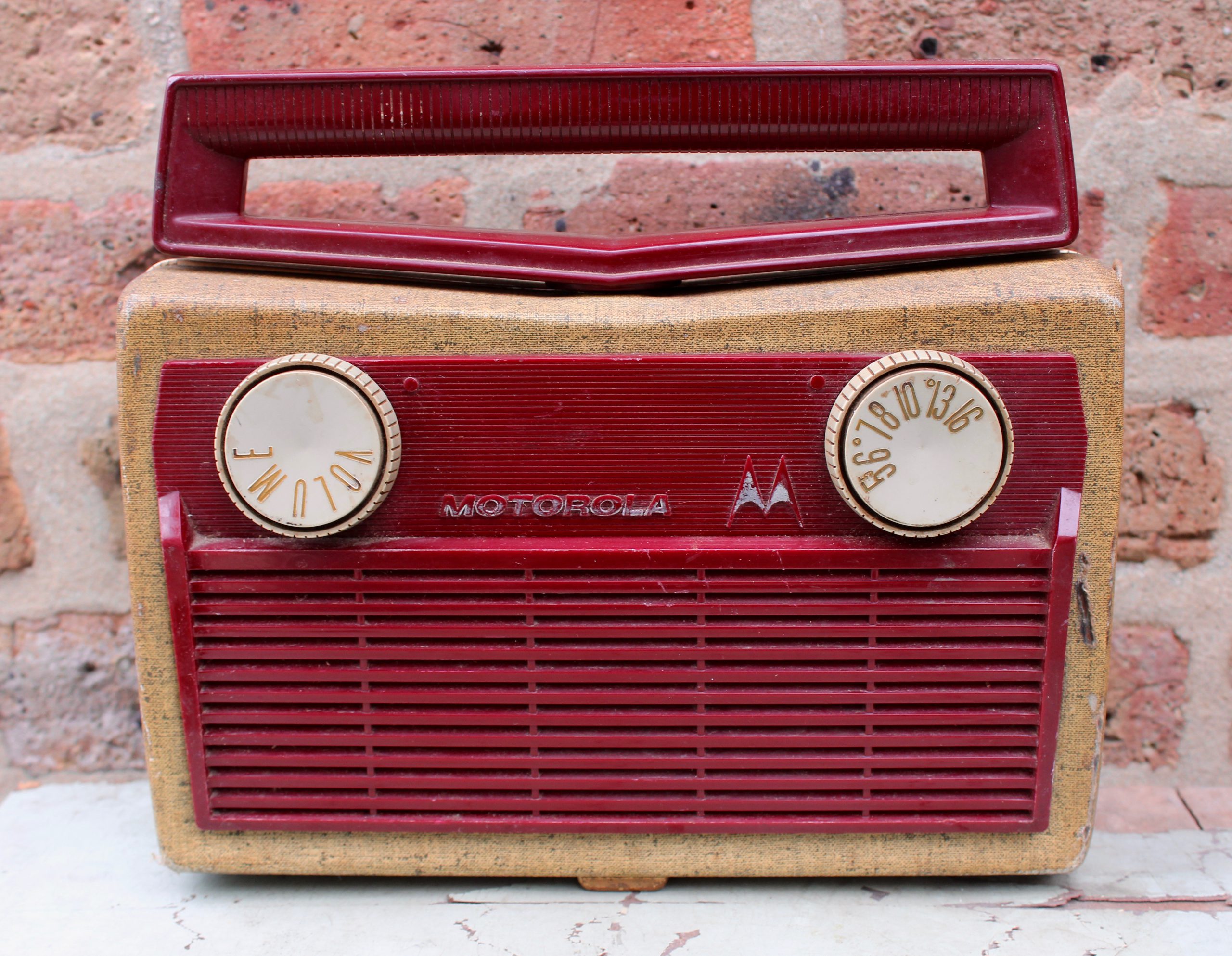 Portable Tube Radio Model 5P31A by Motorola Inc., 1957